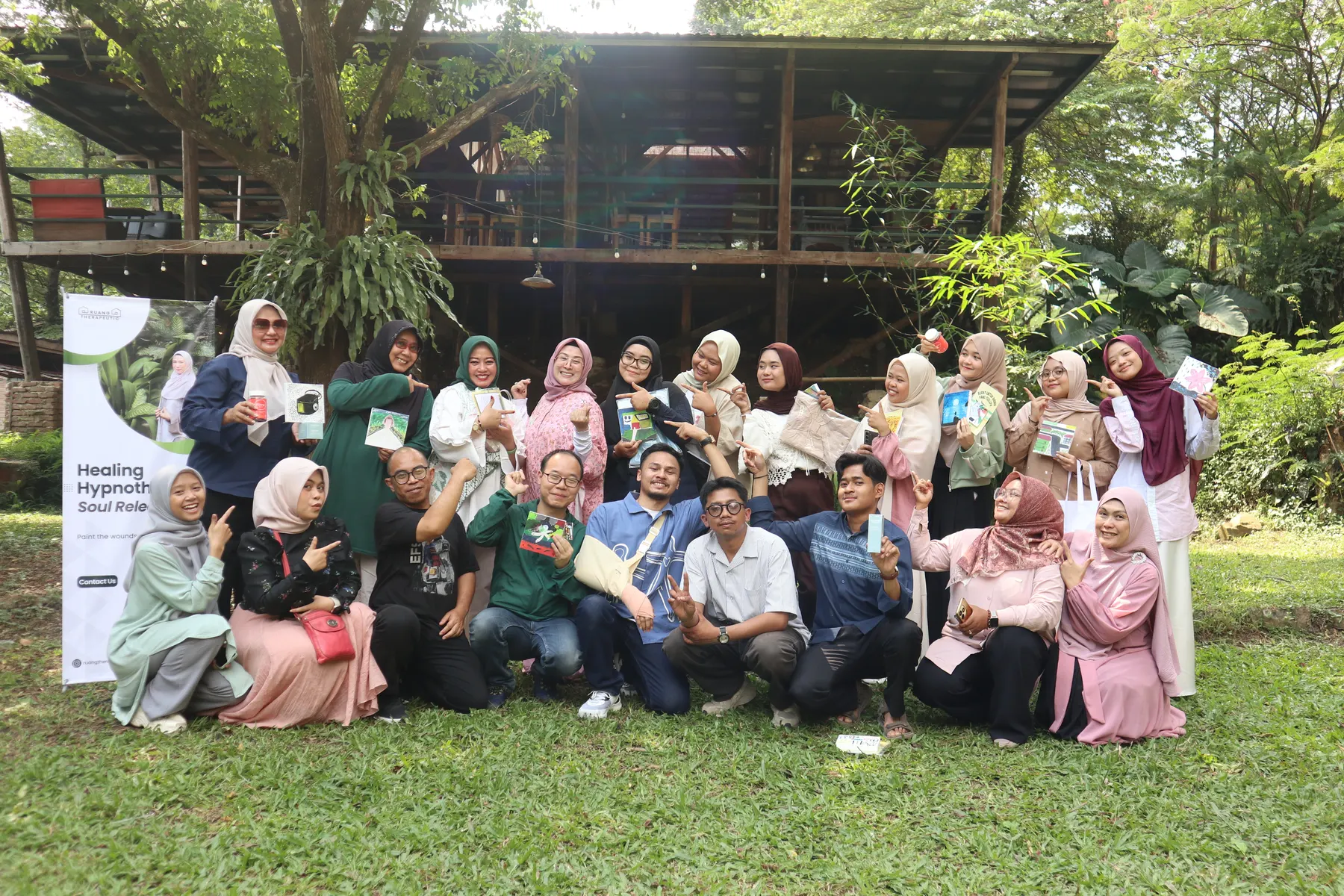 Foto bersama peserta retreat
