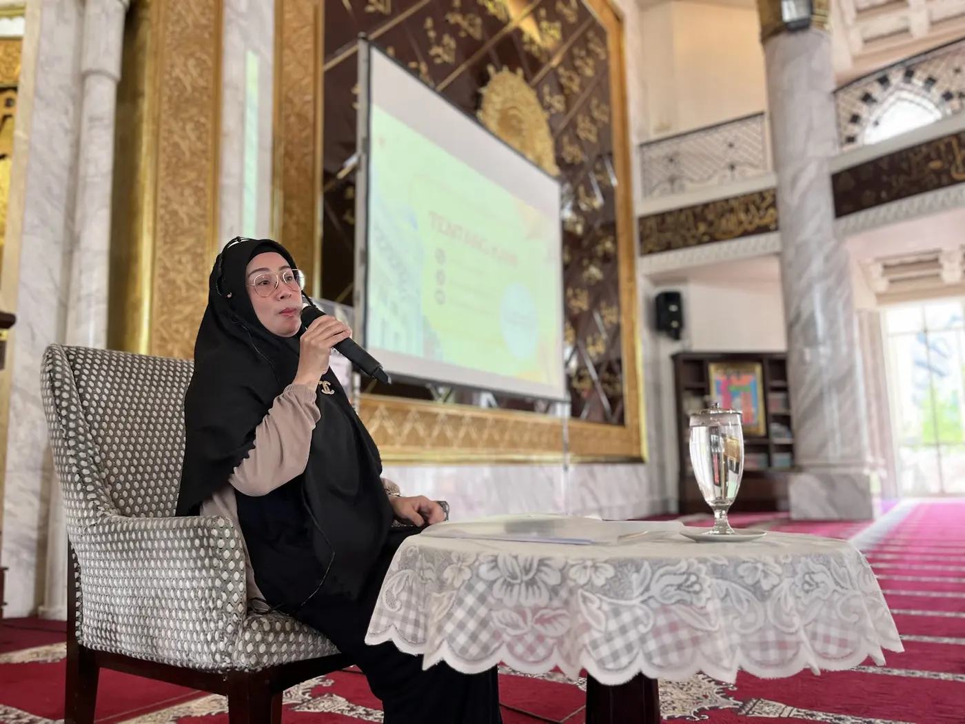 Pemateri seminar di masjid