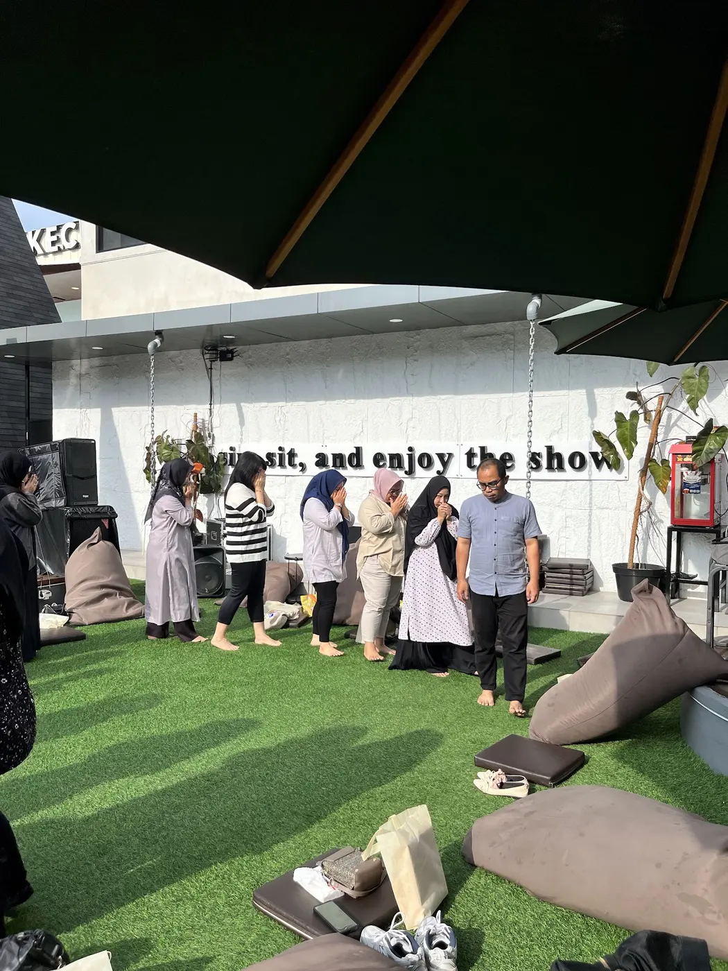 Permainan kelompok di rooftop
